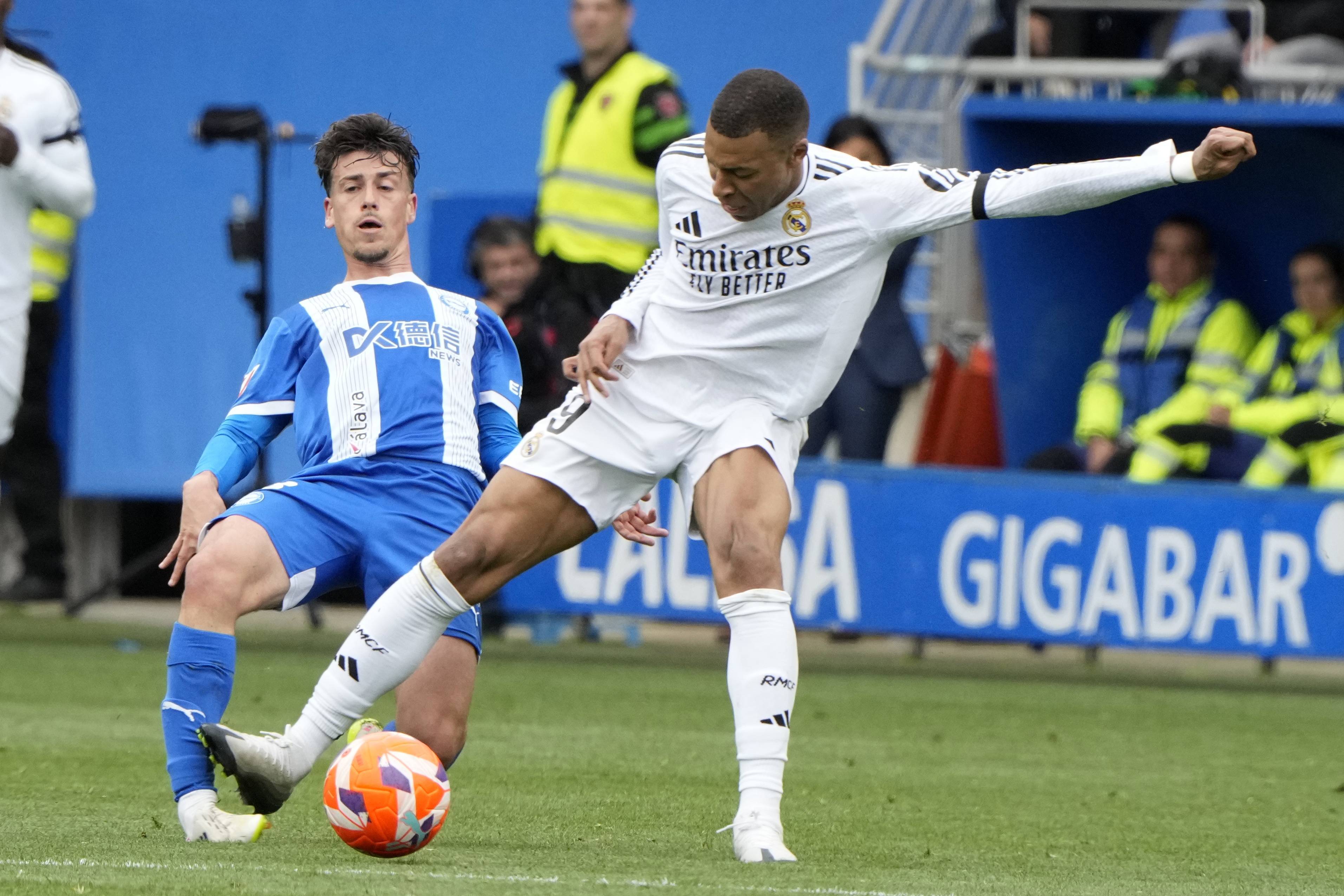  姆巴佩在FPX比赛中连败，惊险取胜引发热议！-爱游戏官方网站